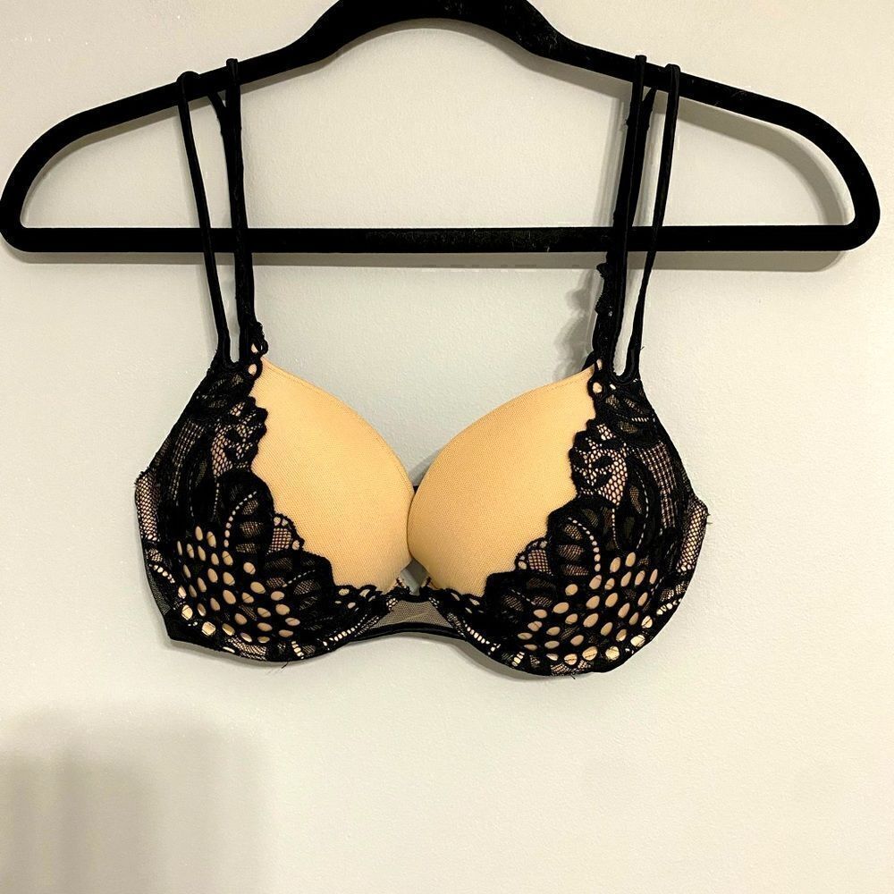 Victoria’s Secret Very Sexy Push-up Bra Women Size 32D